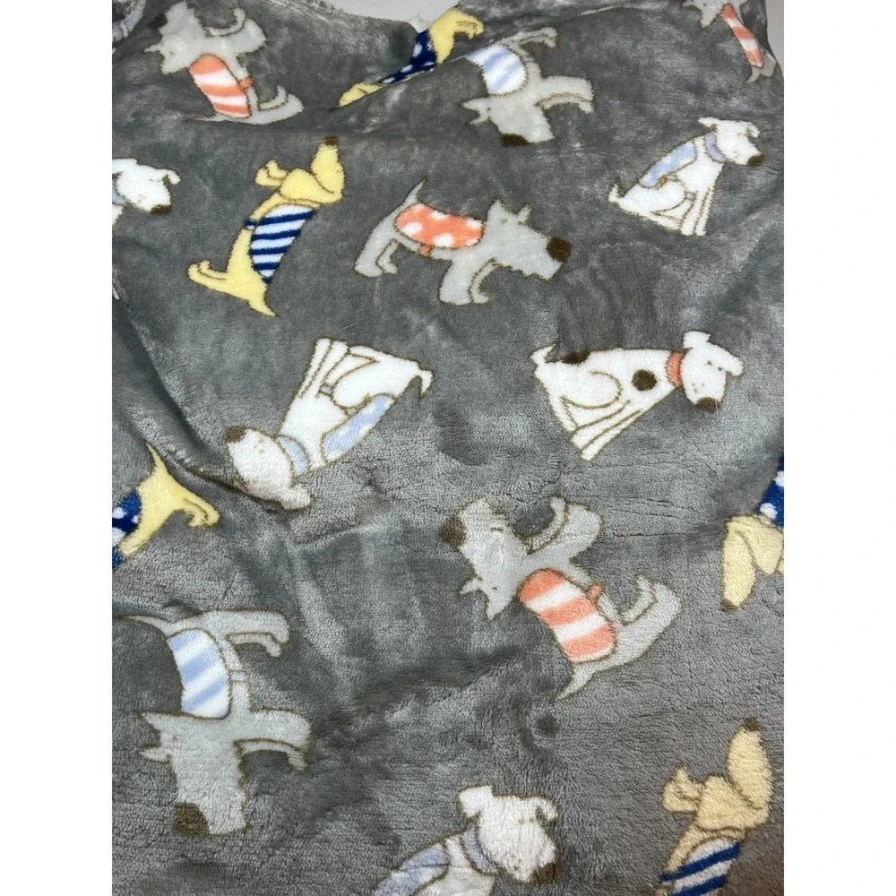 Berkshire Opulence Plush Pet Throw Blanket Dogs with Sweaters 50″×60″ NWT New